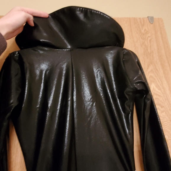One-piece black costume - Picture 9 of 13